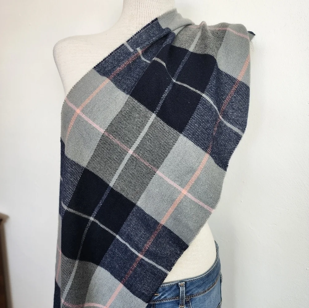 Plaid Gray Blue & Pink Scraf